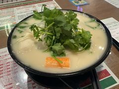 -肥汁米蘭香港米线(定西路店)