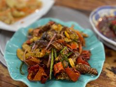 香辣开边蚕蛹-九妹农家大铁锅东北菜(江湾店)