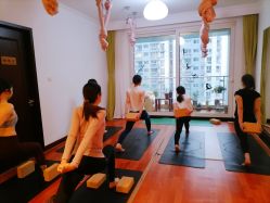 -Yvon yoga 瑜伽·精准体态管理中心
