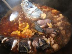 -三江鱼东北特色铁锅炖(骆驼店)