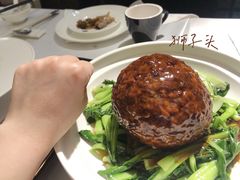 蟹粉狮子头-中心大酒店·本味餐厅