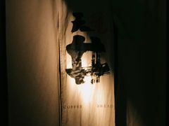 大堂-天井·丑面包搭咖啡