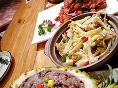 -老滇山寨•云南特色菜•地方菜•民族风情歌舞表演(金碧店)