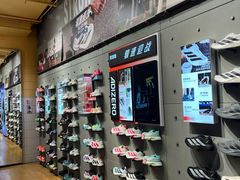 -adidas(滔搏朝阳大悦城店)