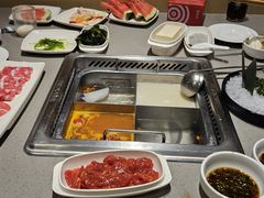-海底捞火锅(曹安公路店)
