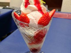 草莓芭菲-不二家(数寄屋橋店)