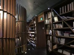 -钟书阁(松江泰晤士小镇店)