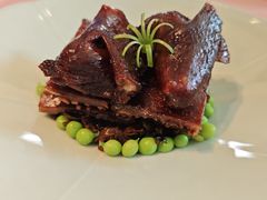 梅干菜烟熏乳鸽-扬州香格里拉·香宫中餐厅