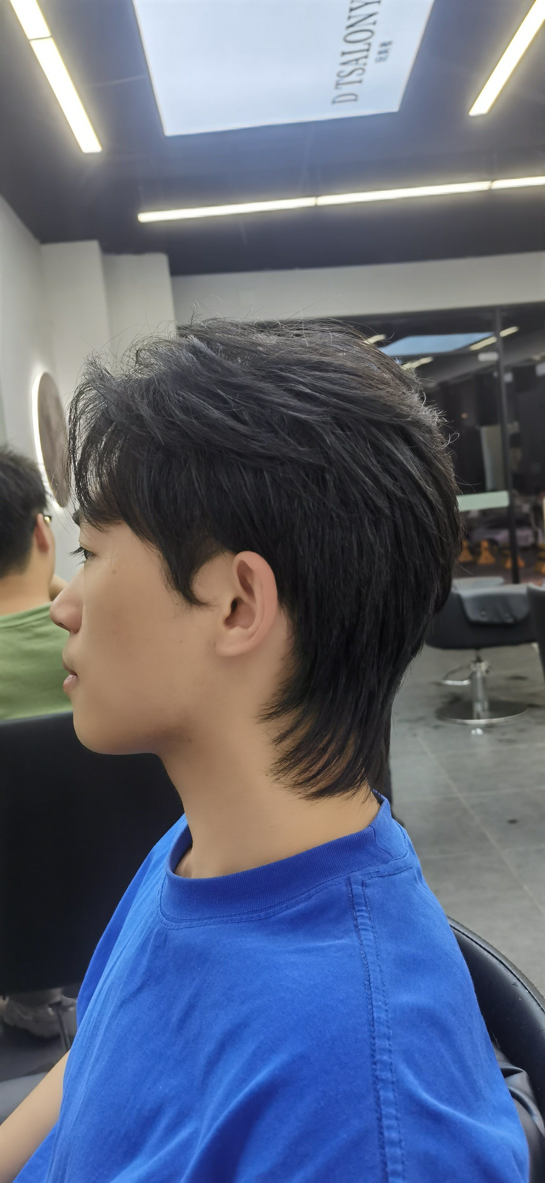 剪出艺术感男发