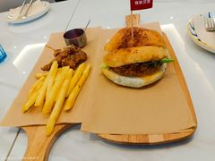-必胜客(砂之船中东奥莱店)