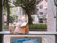海盐焦糖牛角包-来回·咖啡(天河南店)