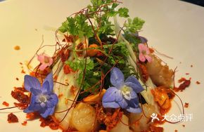 Cold-Mixed Spicy and Savory Abalone Sticks with Noodles