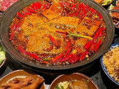 -渝嘴小老弟老火锅(华新村店)