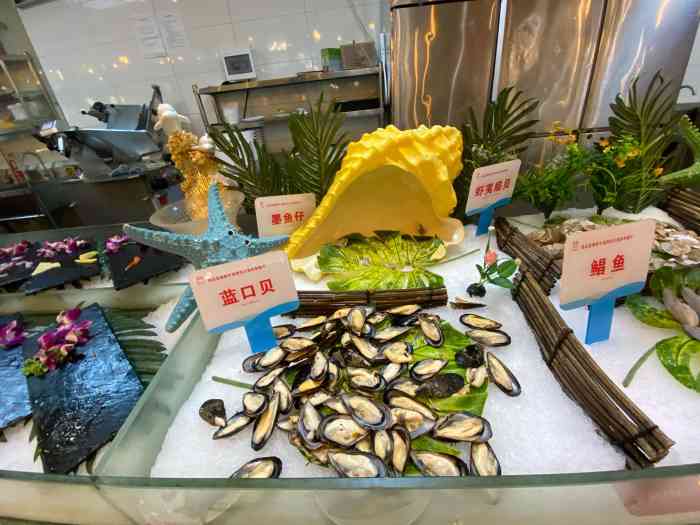 尚品宫海鲜烤肉牛排火锅自助(万家丽店)-"同事聚餐,不知道吃什么,干脆