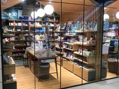 -百新书局(尚悦湾店)