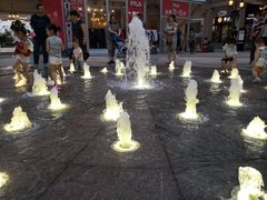 -王府井奥莱临潼小镇(临潼店)