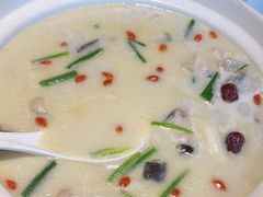 鱼钩鱼炖汤-老阿爸鲜鱼土菜(昆山花桥店)
