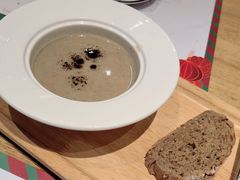 法式蘑菇浓汤-原石牛扒·约会餐厅(龙城万科里店)