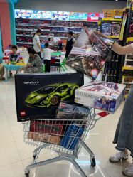 -卡通派潮品玩具折扣仓(青岛新城吾悦广场店)