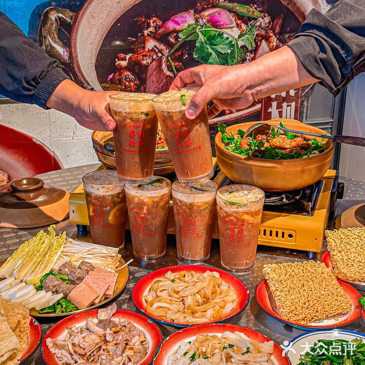 老廣榕樹頭·砂锅走地鸡煲|广东味道的代表❗