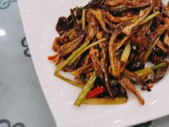 豆角茶树菇炒牛柳-岭南海晏楼(东晓南店)