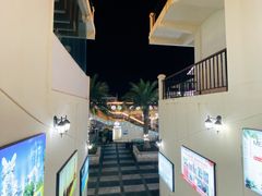 -亚龙湾亚泰商业街