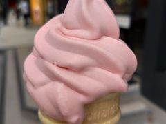 草莓牛奶圆筒-麦当劳(西丽银座店)