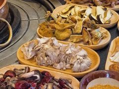 -阿山卓·野生菌火锅·纳西火塘烤肉