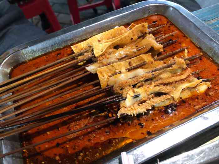 阿龙烧烤(小南门店)-"去西安旅游看到这家人挺多的,不到他家为啥.