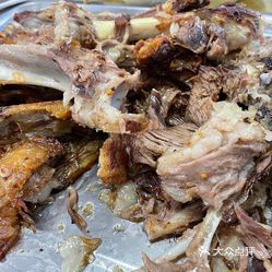 新疆菜  昌吉市其他  悦来小院「果木炭烤羊腿」外酥里嫩,羊肉汁水
