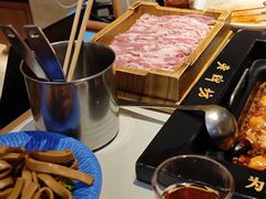 -老牌坊云南鱼豆花火锅(哈西万达店)