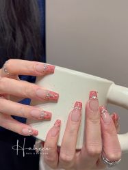-花岐款式专研健康美甲沙龙