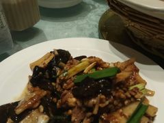 -泉畔人家·老济南经典鲁菜(大明湖店)