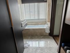 -曼谷湄南河畔华美达广场酒店