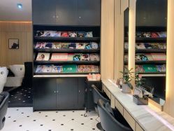 -HAIR CORNER