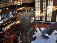 -上海滴水湖皇冠假日酒店