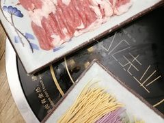 -毛辣果·贵州红酸汤牛肉火锅(西单店)