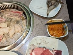 -金滏山·烤肉海鲜火锅自助(襄阳万达店)