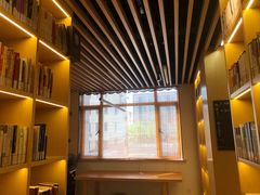 -漕河泾街道图书馆(漕河泾社区文化活动中心店)