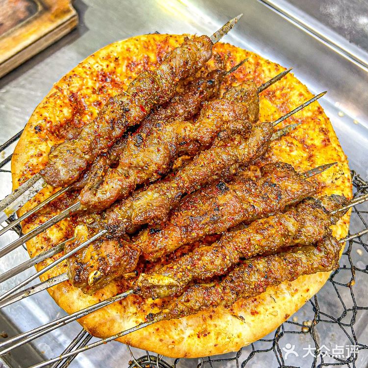 不用去新疆也能吃到正宗的新疆羊肉串！！