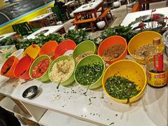 -钢管厂五区小郡肝串串香(蜀都万达店)