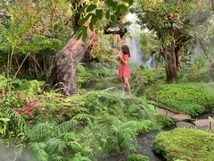 -Chom Cafe and Restaurant