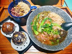 -八月美食小馆(银泰城总店)