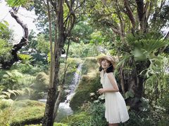 -Chom Cafe and Restaurant