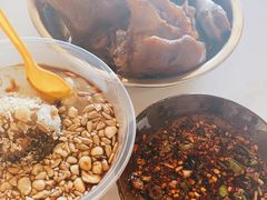 -王万妈卤猪脚(青岩交通路)