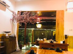 大堂-三道苗苗鱼·美蛙黄辣丁(八里店)