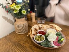 鸭肉饼配色拉-Money Shops(愚园路店)