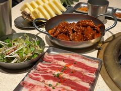 -蚂蚁洞·烤肉大营地(上海静安大悦城店)