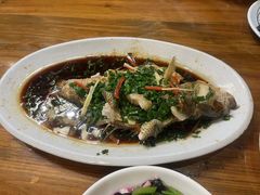 葱油鳊鱼-芦茨金富饭庄·25年老字号·专做稻草鸡