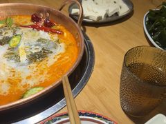 -洱火云南酸菜牛肉火锅(石景山当代商城店)